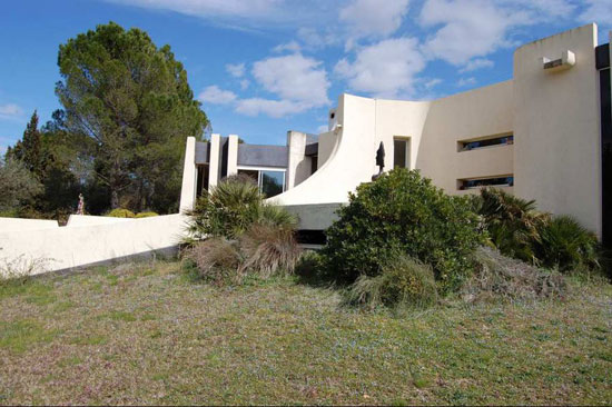 1970s architect-designed brutalist property in Grabels, southern France