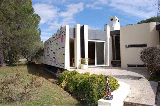 1970s architect-designed brutalist property in Grabels, southern France