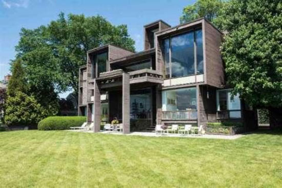 1970s Paul Rudolph-designed Brutalist property in Grosse Pointe Farms, Michigan, USA