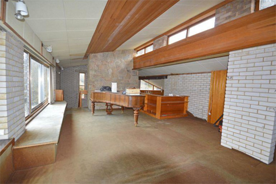 Time capsule for sale: 1960s modernist property in Grayshott, Hampshire