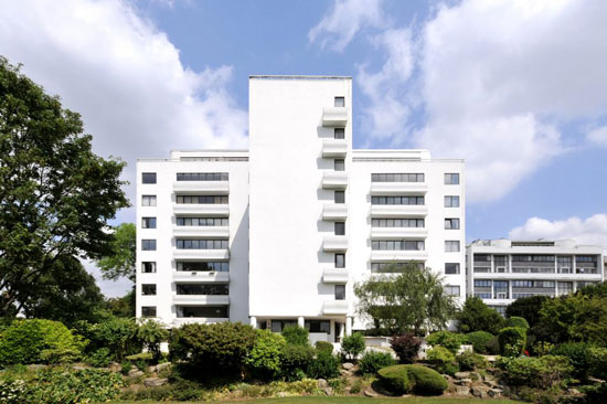 Apartment in the Berthold Lubetkin-designed grade I-listed Highpoint I in London N6