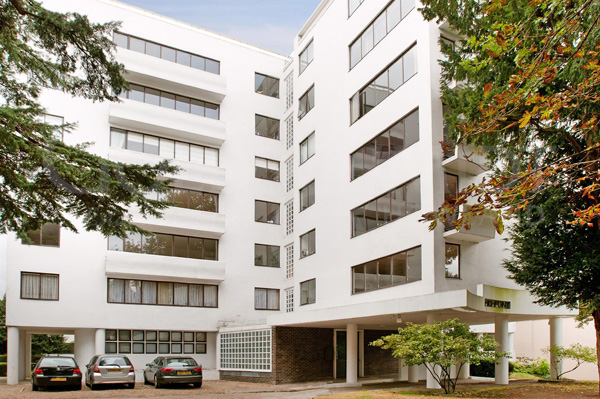 1930s modernism: Apartment in the Berthold Lubetkin-designed Highpoint I building in London N6