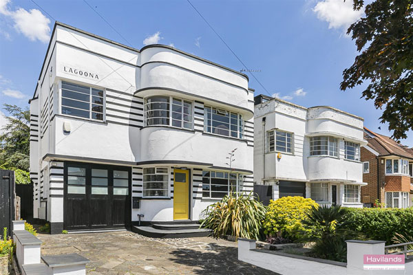 Lagoona 1930s art deco house in London N14