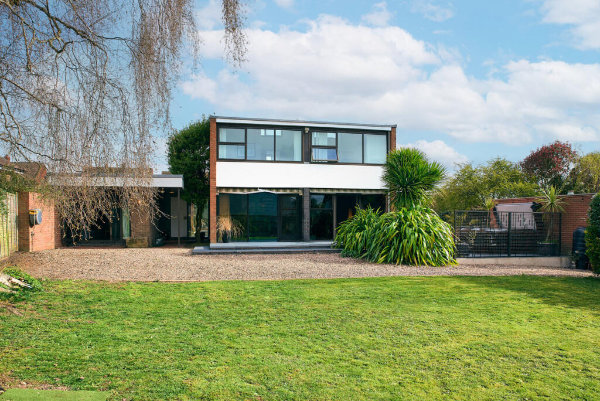 1960s midcentury modern house in Holt Heath, Worcester
