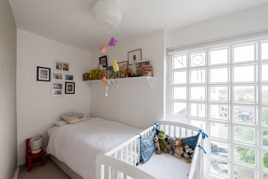 Apartment in the 1930s Berthold Lubetkin-designed Highpoint I in London N6