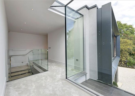 Hilltop House contemporary modernist property in Kingston upon Thames, Surrey