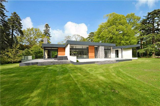 David Wright-designed modernist property in Wimborne, Dorset