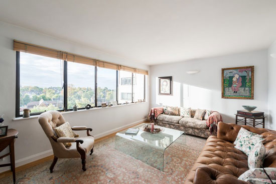 Apartment in the Berthold Lubetkin-designed Grade I-listed Highpoint I building in London N6