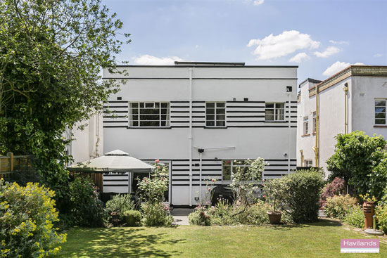 Lagoona 1930s art deco house in London N14