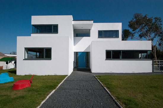 Bauhaus-inspired property in Hamble, Hampshire