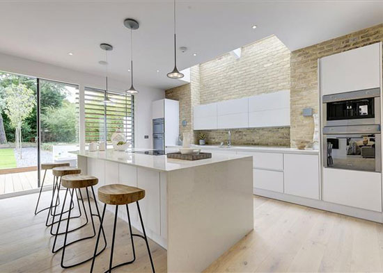 Hilltop House contemporary modernist property in Kingston upon Thames, Surrey