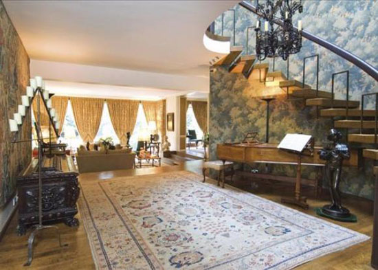 ham3 1960s architect-designed property on Beechworth Close, Hampstead, London NW3