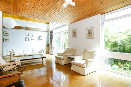 1960s Norman Plastow-designed midcentury property in London SW20