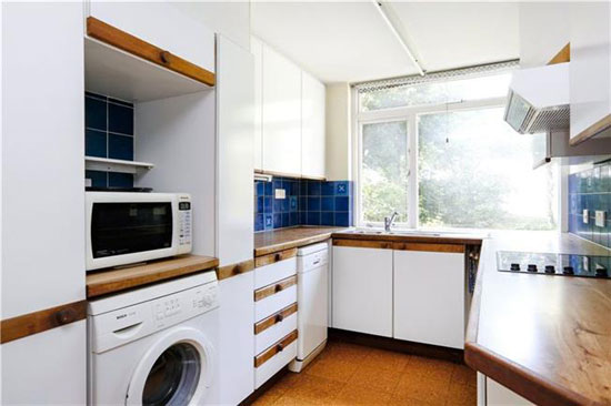 1960s Norman Plastow-designed midcentury property in London SW20