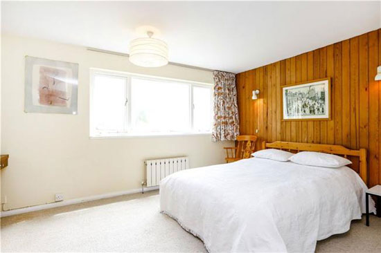 1960s Norman Plastow-designed midcentury property in London SW20