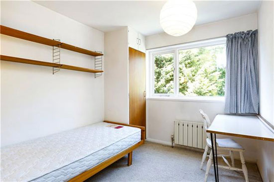 1960s Norman Plastow-designed midcentury property in London SW20