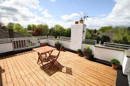 hand2 1930s four-bedroom art deco house in Handforth, Cheshire