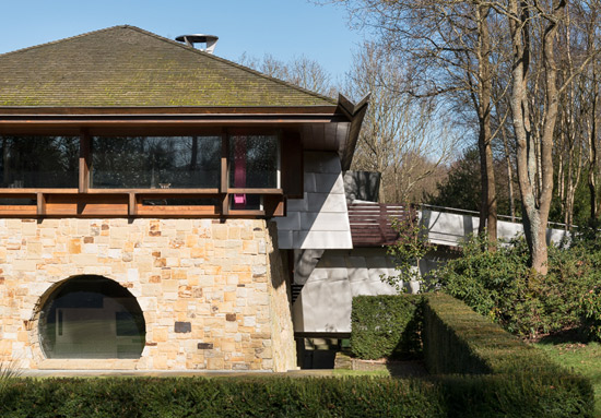 Michael Wilford-designed contemporary modernist property in Hartfield, East Sussex