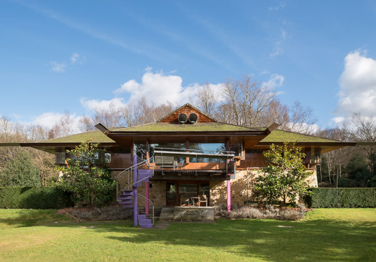 Michael Wilford-designed contemporary modernist property in Hartfield, East Sussex