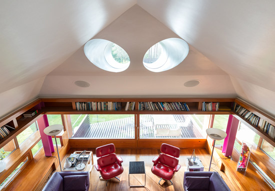 Michael Wilford-designed contemporary modernist property in Hartfield, East Sussex