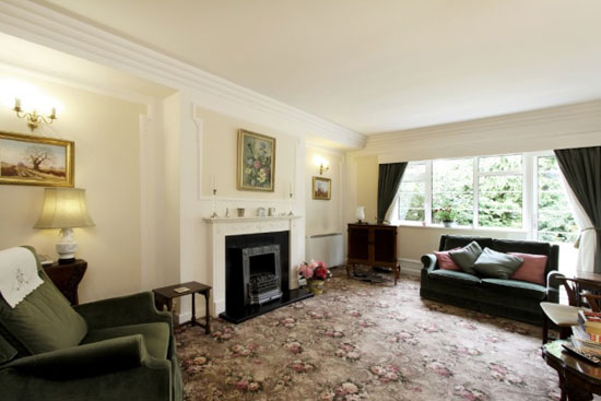 Two-bedroom 1930s art deco apartment in Harrogate, North Yorkshire