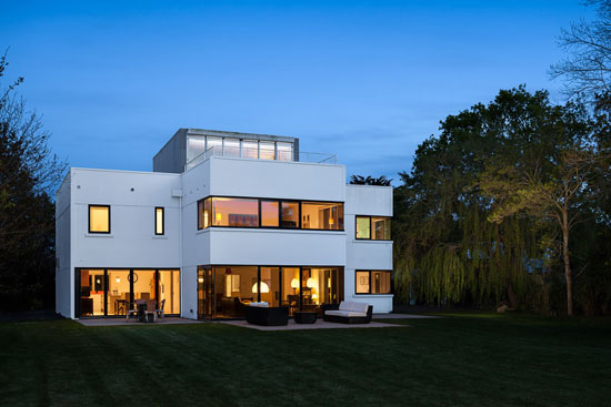 Northshore 1930s modernist property in Hayling Island, Hampshire