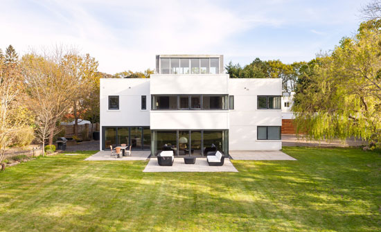 Northshore 1930s modernist property in Hayling Island, Hampshire