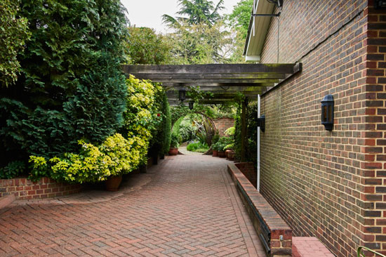 1970s modernism: Three-bedroom property in Barming, Kent