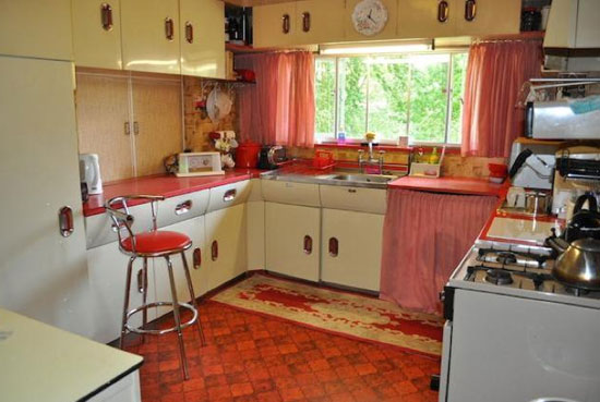 1950s architect-designed single-storey property in Heathfield, East Sussex