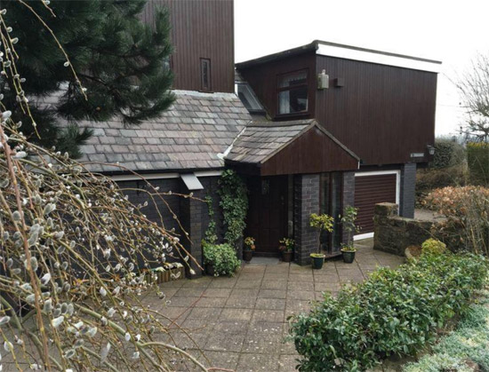 1950s modernist property in Heswall, Cheshire