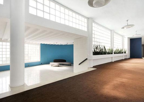 Three-bedroom apartment in the 1930s Berthold Lubetkin-designed Highpoint 1 building in London N6