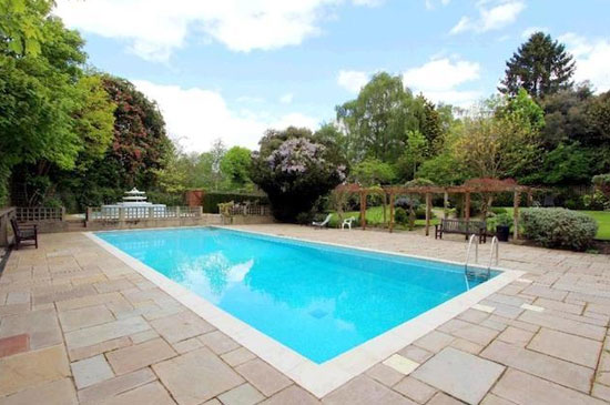 Three-bedroom apartment in the 1930s Berthold Lubetkin-designed Highpoint 1 building in London N6