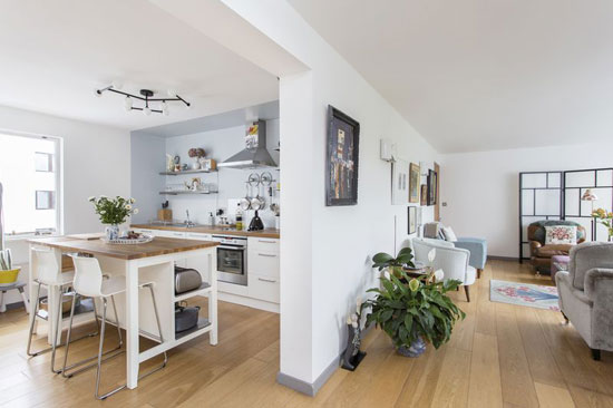 Apartment in the Berthold Lubetkin-designed grade I-listed Highpoint building in London N6