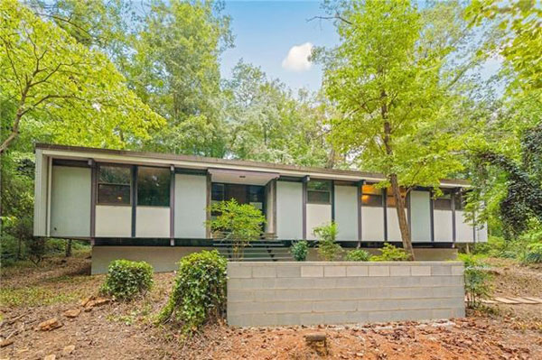 1950s Jim Sherrill midcentury modern house in Hickory, North Carolina, USA