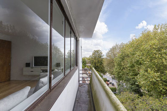 Apartment in Berthold Lubetkin’s Highpoint, London N6