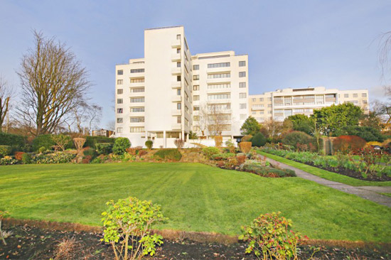 On the market: Apartment in the Berthold Lubetkin-designed grade I-listed Highpoint building in London N6