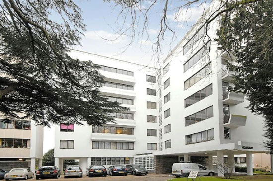 On the market: Two bedroom apartment in the 1930s grade I-listed Berthold Lubetkin-designed Highpoint building, Highgate Village, London N6