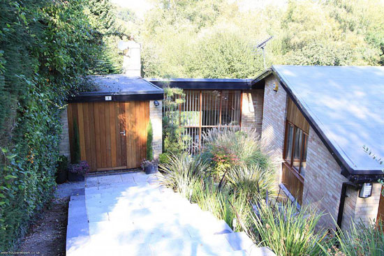 hil1 1960s architect-designed three bedroom house in Chandler's Ford, Eastleigh, Hampshire