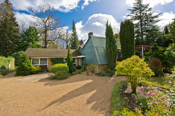 Bittebakken 1950s modern house in St George’s Hill, Surrey