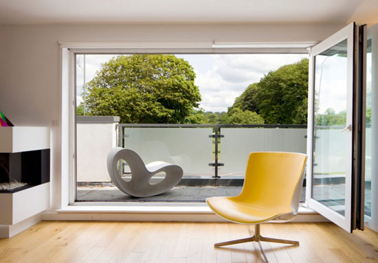 Donal Hutchinson-designed contemporary modernist property in Hove, East Sussex