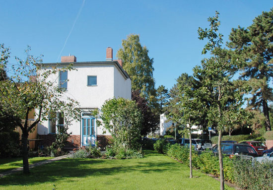 25. 1920s Bruno Taut-designed modernist house on the Horseshoe Estate, Berlin, Germany