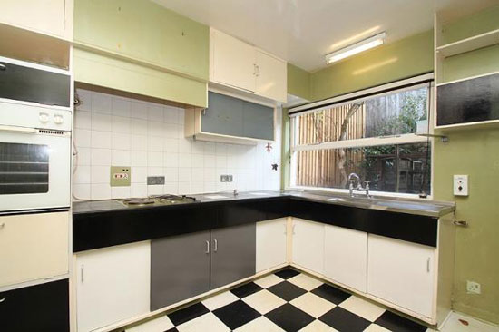 hon5 1960s three-bedroom detached house in London SE23