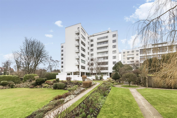 Apartment in the 1930s Berthold Lubetkin-designed Highpoint Building in London N6