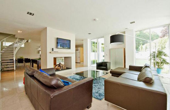 hud3 Four-bedroom contemporary modernist house property in Huddersfield, West Yorkshire