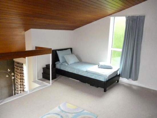 hud4 1970s architect-designed modernist property in Huddersfield, West Yorkshire