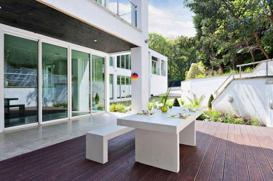 hud5 Four-bedroom contemporary modernist house property in Huddersfield, West Yorkshire