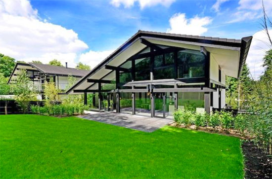 Five-bedroom Huf Haus in Kingston Vale, London SW15