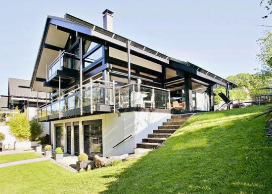 huf2 Five-bedroom Huf Haus in Chilworth, Hampshire