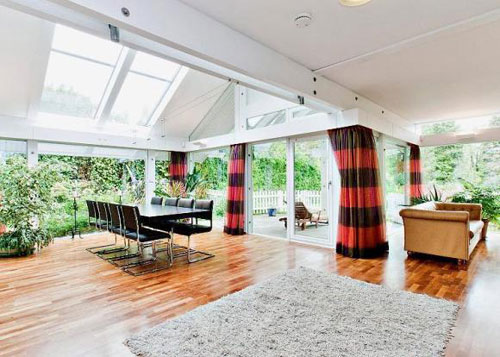 huf4 Five-bedroomed Huf Haus in East Horsley, Surrey