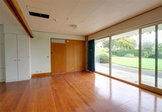 1960s Elsworth Sykes-designed Garth House midcentury property in North Ferriby, East Yorkshire